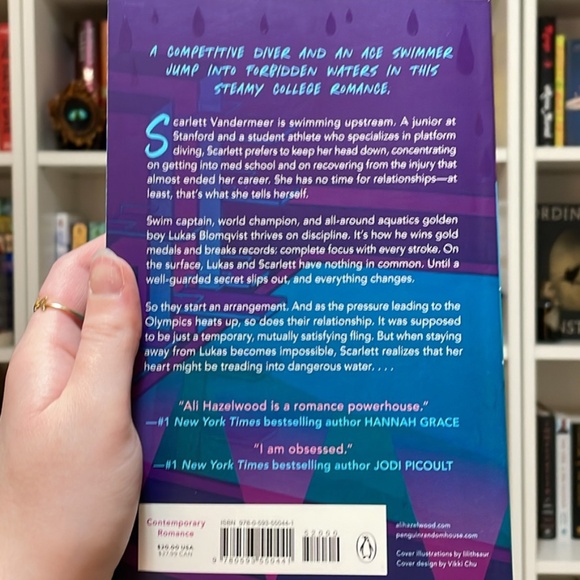 *BRAND NEW* Spicy Romance Book: Deep End by Ali Hazelwood - Picture 3 of 4